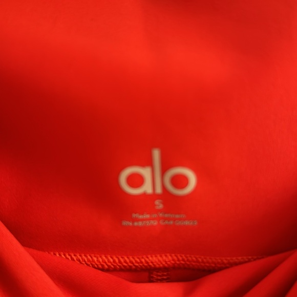 ALO Airlift Yoga pants - Picture 2 of 3